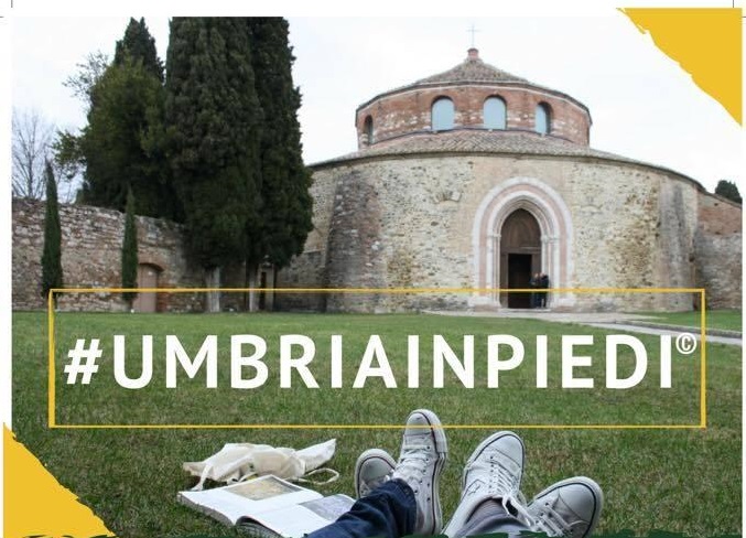 UMBRIA IN PIEDI